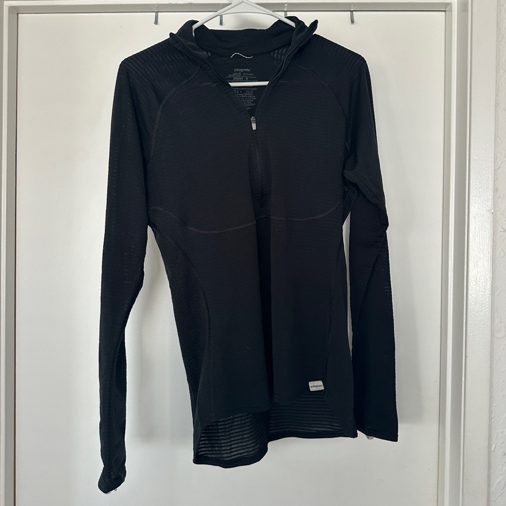 Patagonia Black Lightweight Hooded Half-Zip Top Baselayer